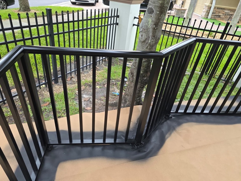 Powder-coated perimeter fencing
