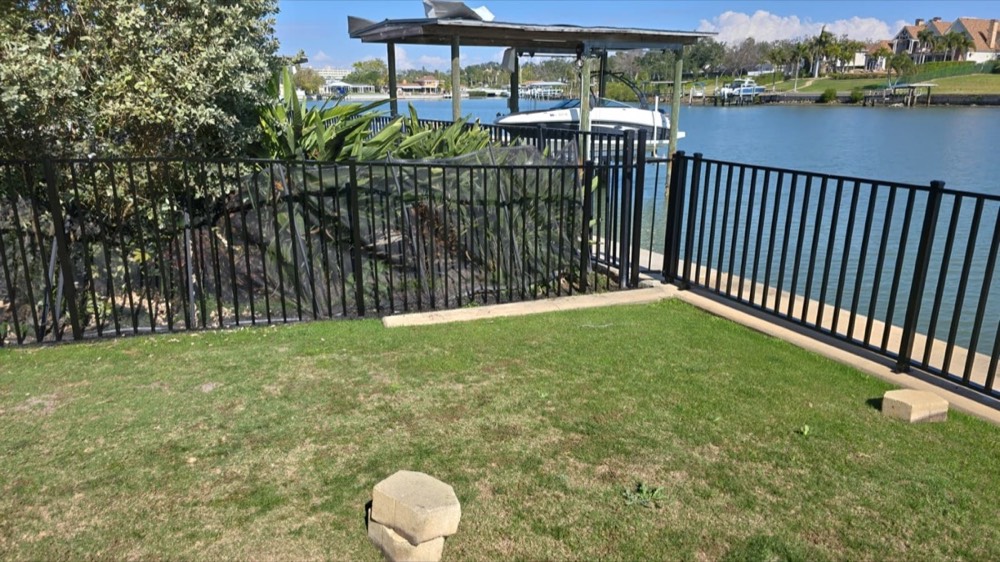 Powder-coated perimeter fencing