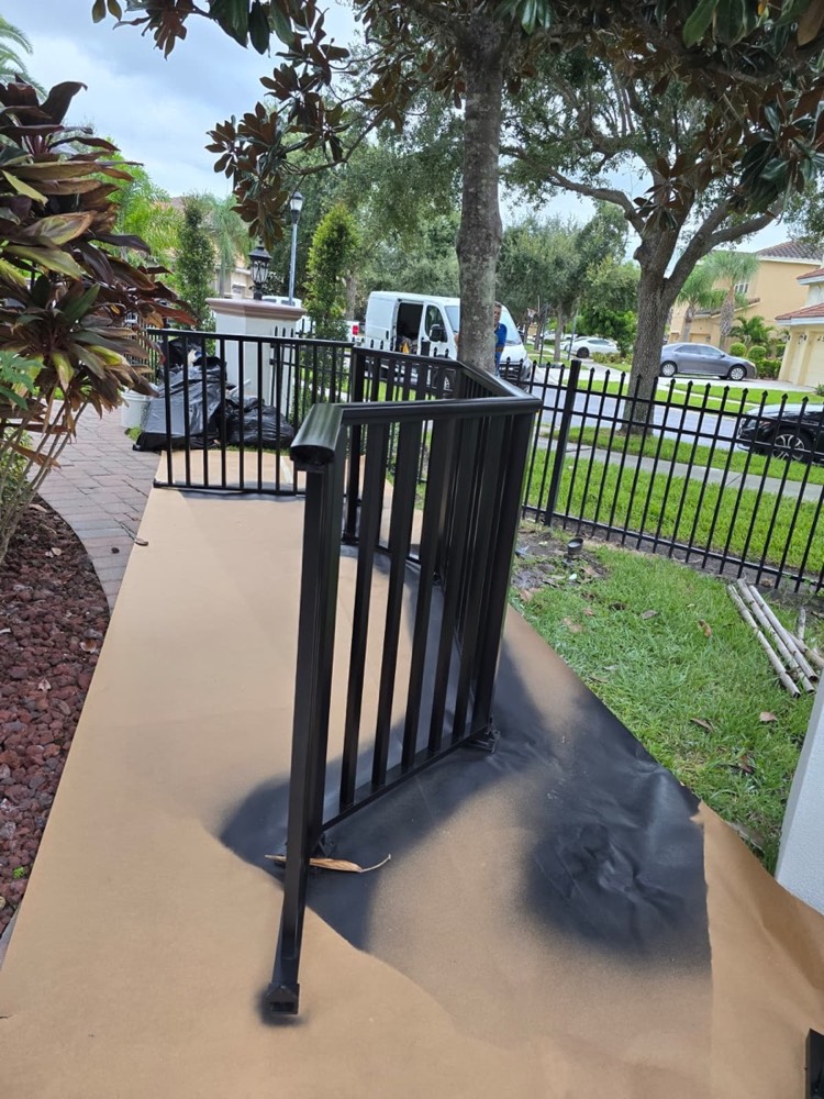 Electrostatically finished gate